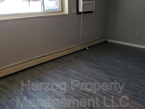 2nd image of 408 McKay Ave S APT 6