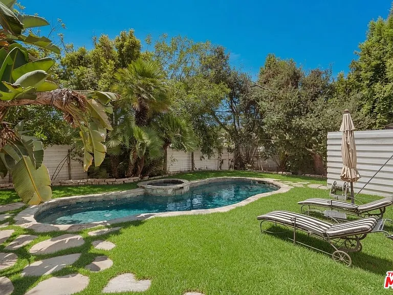 4734 Los Feliz Blvd — Photo 3