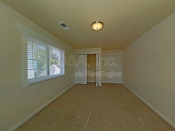 4th image of 620 NW Kings Blvd #200-4