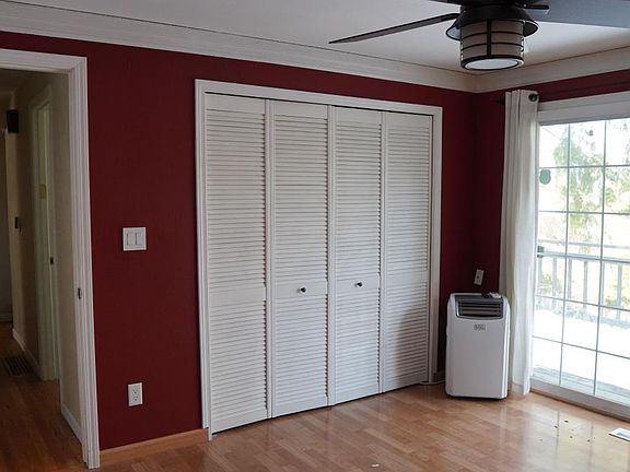 5th image of 15405 NE Holladay St Unit A