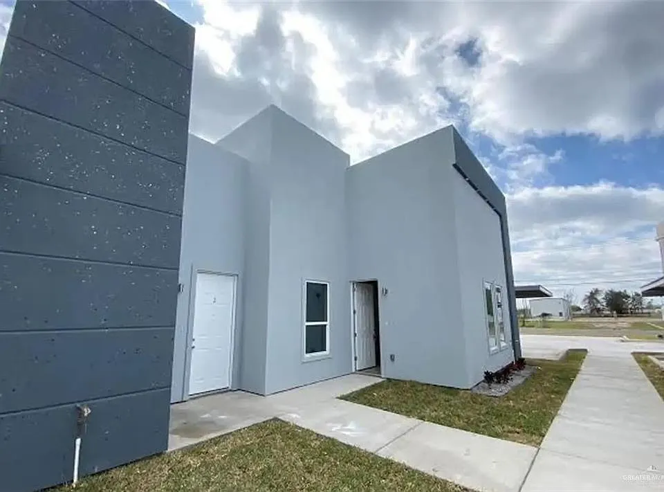 1002 N Glasscock Rd #3