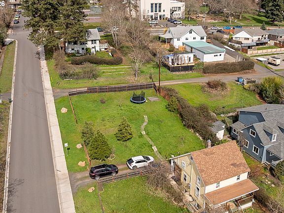 4th image of 0 NW Garfield Ave #2