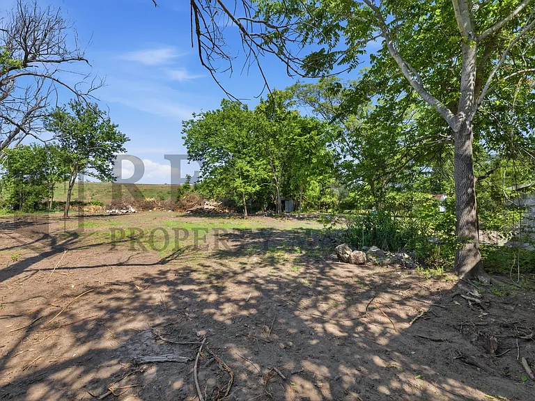 4853 S Madison Ave — Photo 5