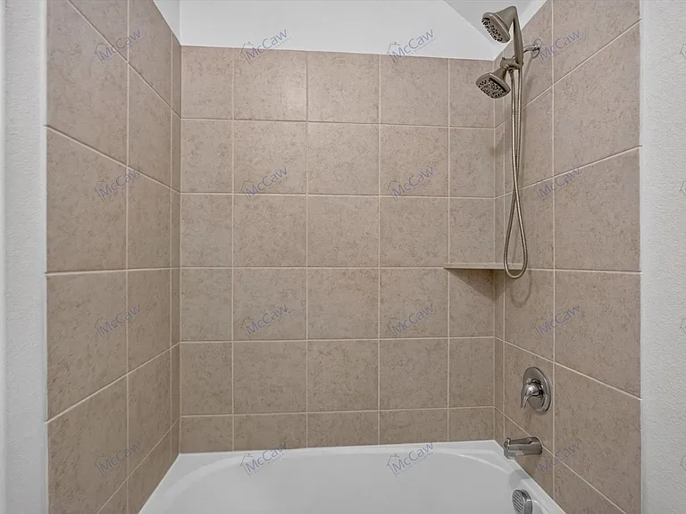 1314 Torrington Ln — Photo 17