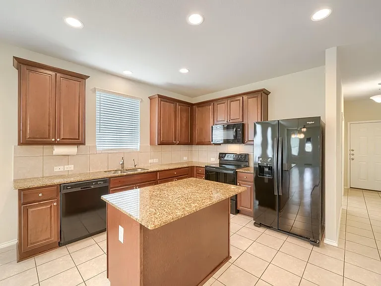 616 Sonterra Blvd — Photo 8