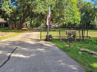 900 Bauer Ave, League City, TX 77573
