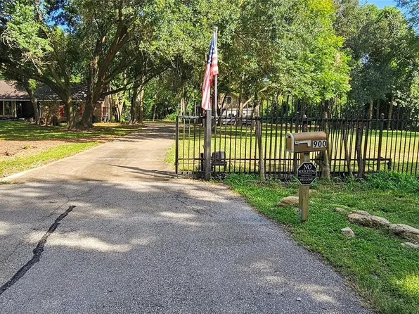 900 Bauer Ave, League City, TX 77573