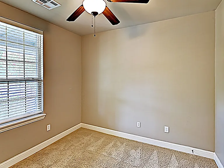 2125 Turtle Creek Dr — Photo 12
