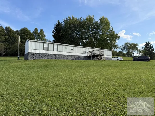 232 Pisgah Ln, Princeton, WV 24739