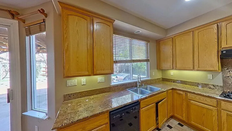 1692 Woodhaven Cir — Photo 66