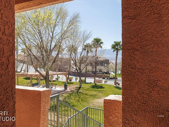 3rd image of 518 Turtleback Rd #D