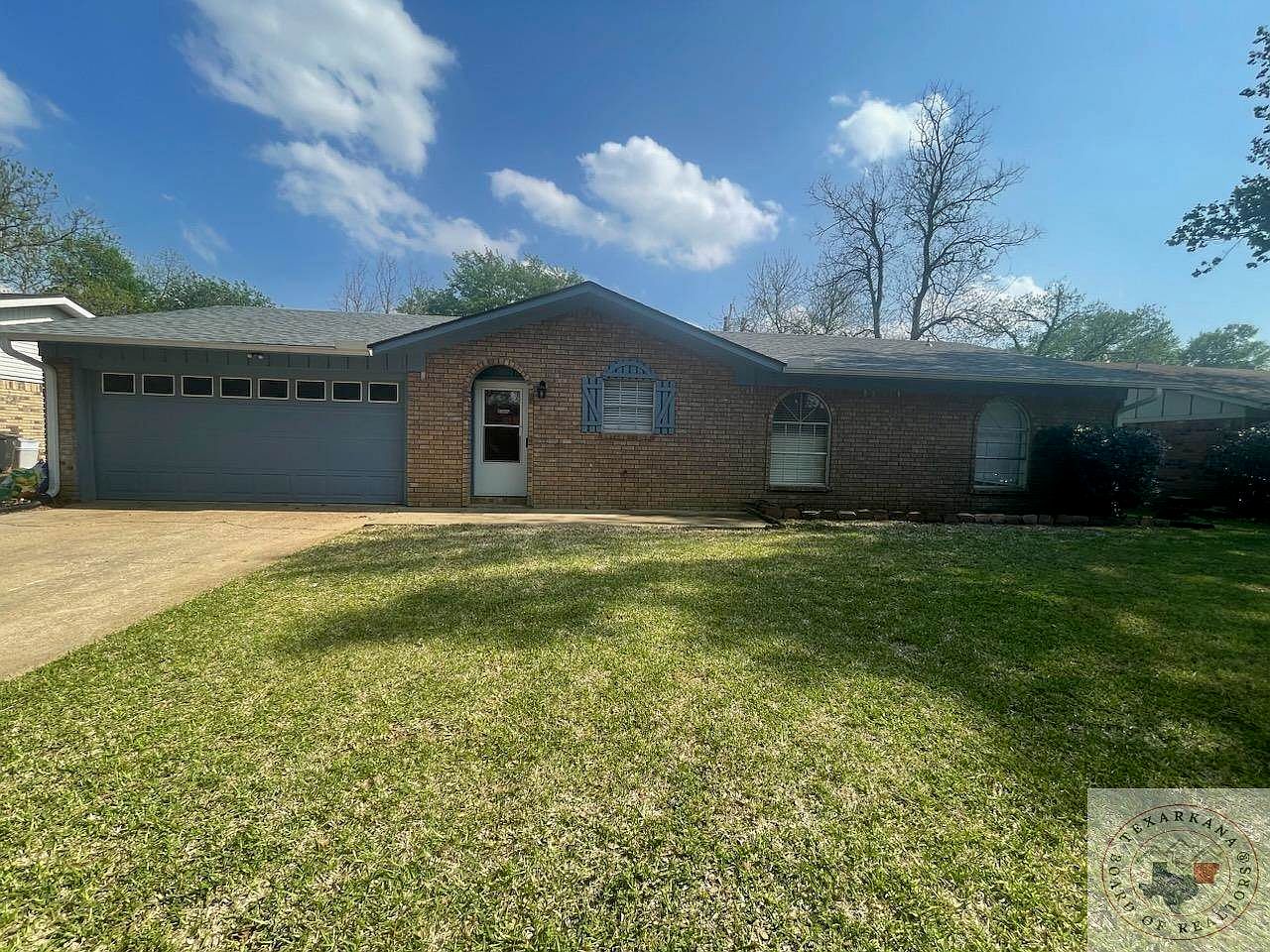 224 E Greenfield Dr, Wake Village, TX 75501 Zillow