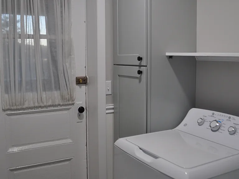 26 Johnson St #B — Photo 7