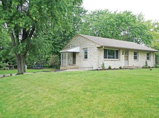 2425 Rockway Ln W, Brookfield, WI 53005