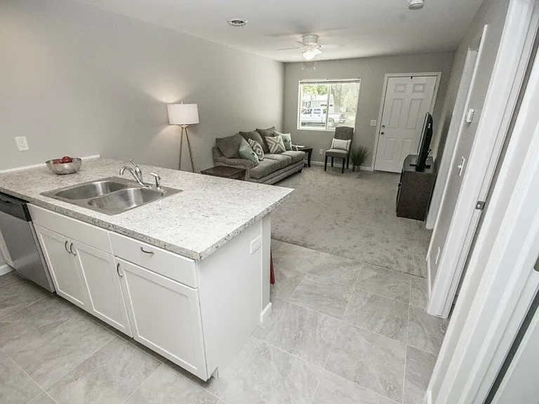 522 Gerald Ct — Photo 8