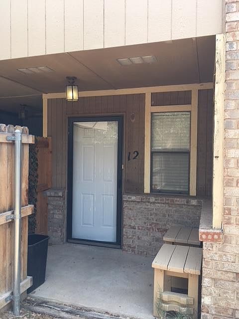 1st image of 950 W 31st St APT 12