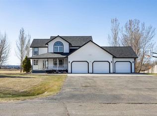 1915 19th Ave NW, Minot, ND 58703