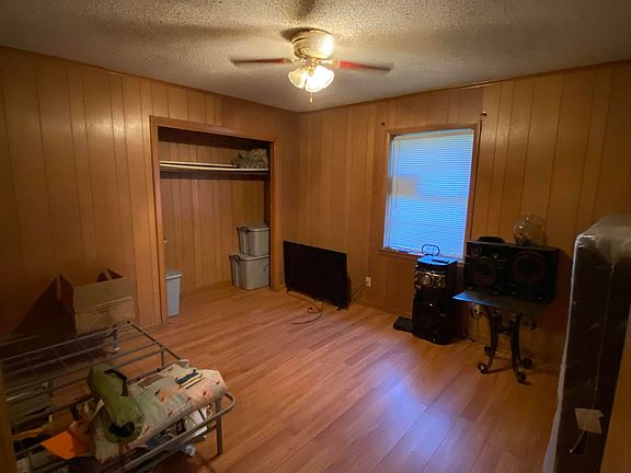 5th image of 205 Hall St