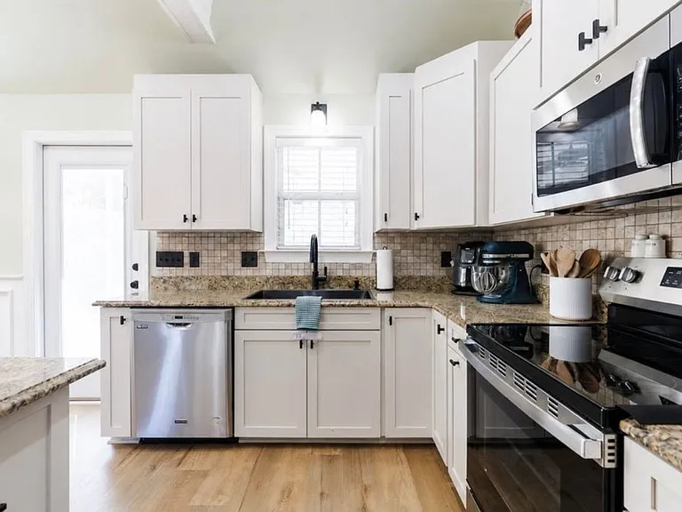 901 Sugarberry Dr — Photo 9