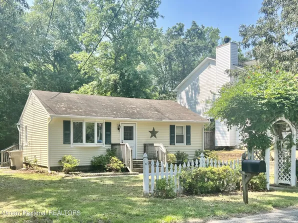 706 Riverside Drive, Bayville, NJ 08721