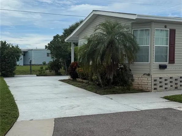 34709 Lake Dr, Pinellas Park, FL 33781