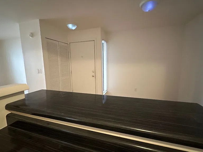 University Park Apartments near Cornell University — Photo 161