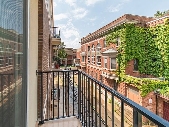 5th image of 1636-54 W Flora St #2F