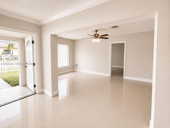 4th image of 5325 SW 22nd St