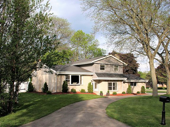 Duel entrance driveway