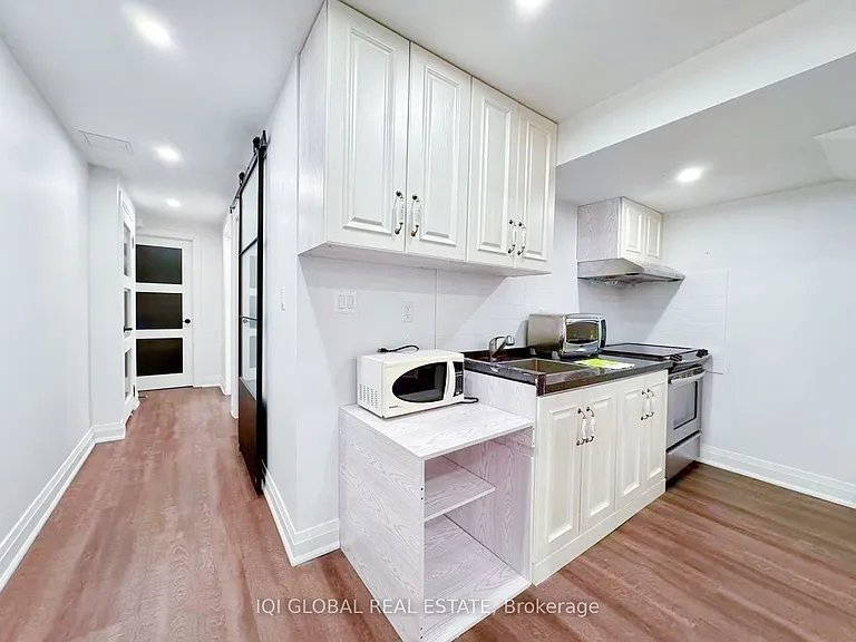 101 Gable Ave #BASEMENT — Photo 13