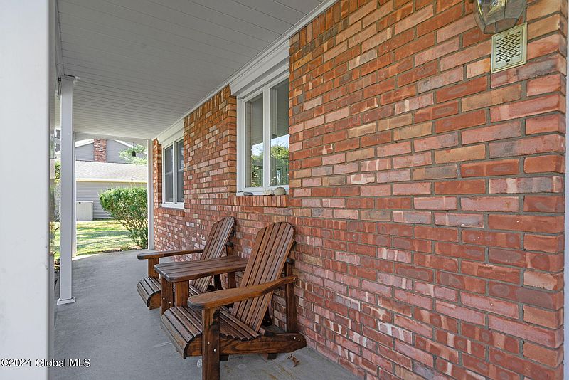 5th image of 357 W Highland Drive