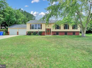 22 El Vista Dr, Hanover, PA 17331