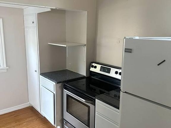 2nd image of 411 Laurel Hill Ave #102