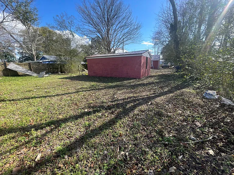 525 New Berlin Rd — Photo 33