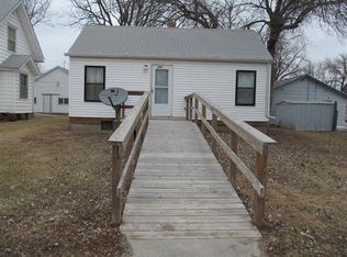 450 Diamond St, Lyons, NE 68038