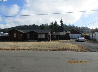 575 NE Rifle Range St, Roseburg, OR 97470