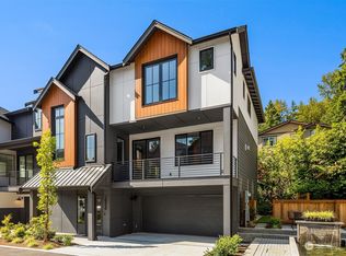 10528 SE 10th Ln, Bellevue, WA