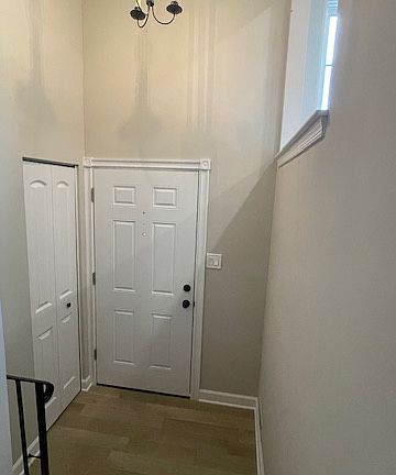 2nd image of 605 Ivy League Ln