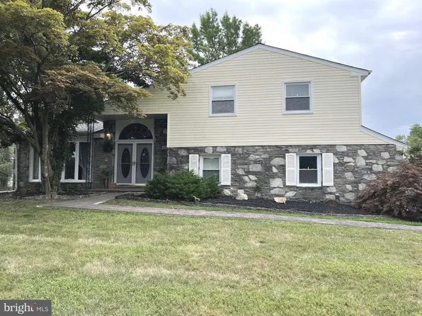 648 Killdeer Ln, Huntingdon Valley, PA 19006