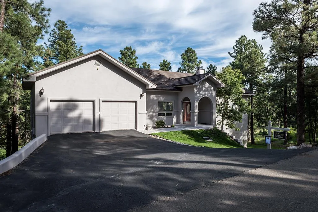 127 Pinehurst Dr photo 1