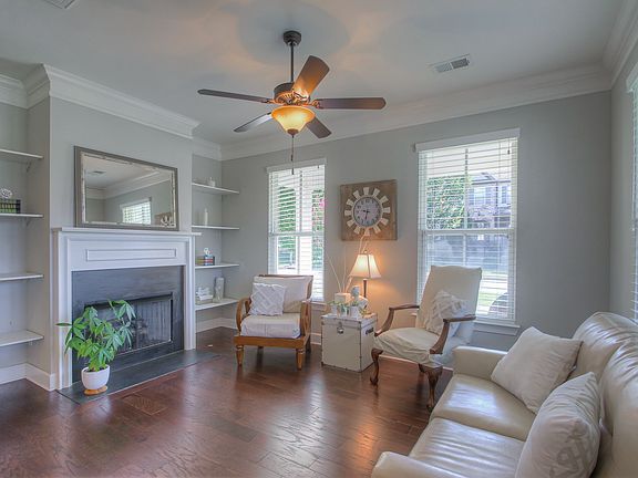 4th image of 501 Cobert Ln