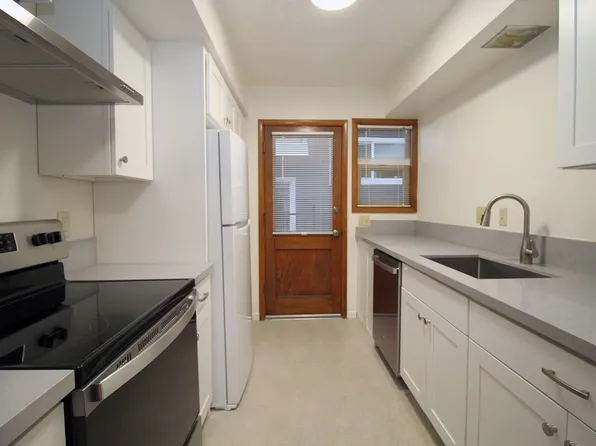 3230 SW Marigold St, 3200-3236 SW Marigold St #3210, Portland, OR 97219