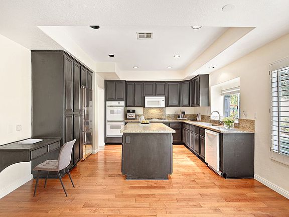 3rd image of 221 Windrose Ct