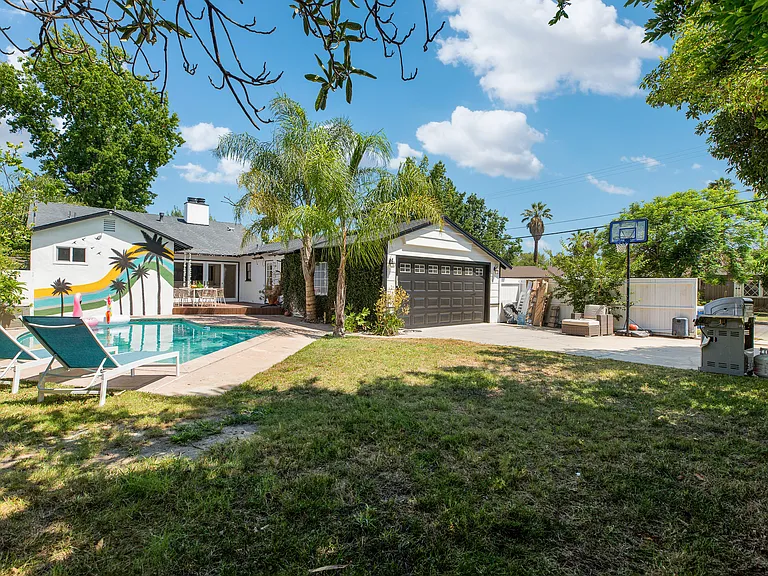 4901 Ethel Ave — Photo 79