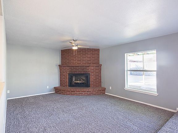 4th image of 5821 Dolphin Dr
