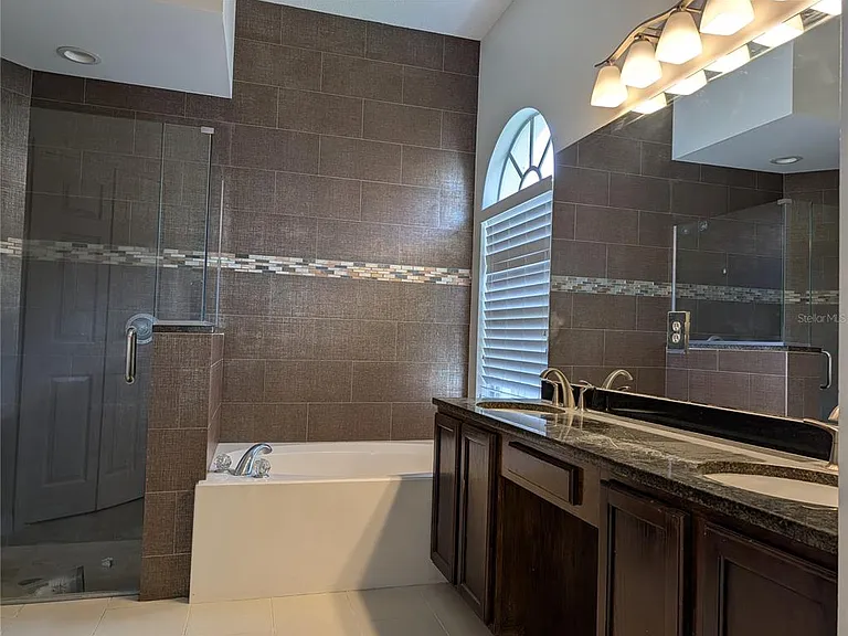 3462 Foxcroft Cir — Photo 25
