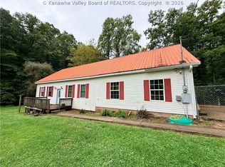 103 Bray Dr, Sissonville, WV 25320