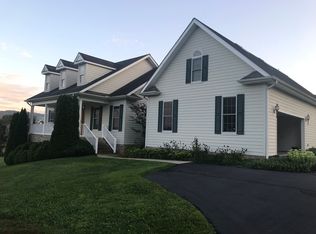 4 Chantilly Pl, Hendersonville, NC 28739