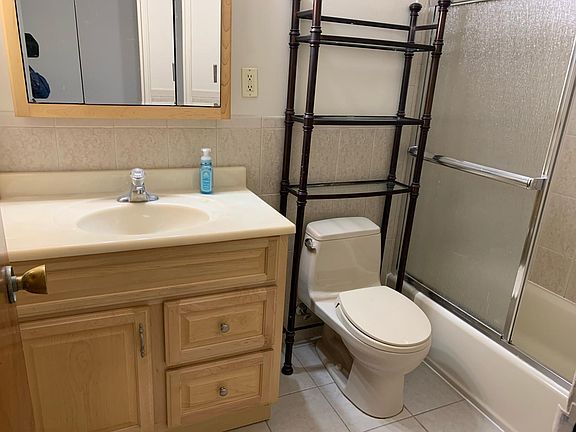 3rd image of 2377 Bell Blvd #2F