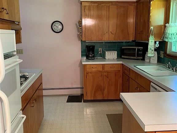 5th image of 701 Imperial Woods Dr